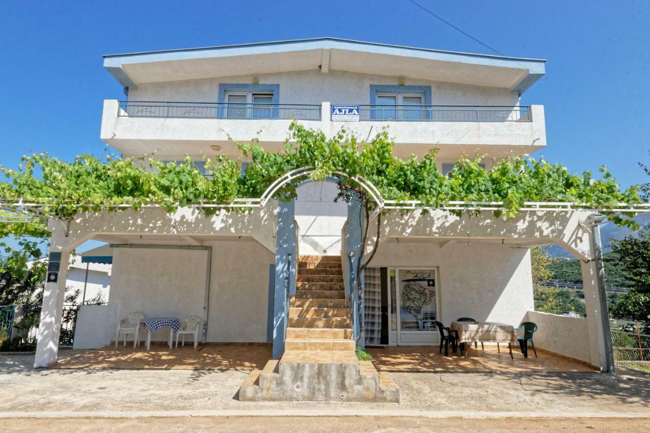 Apartments Ajla Утьеха Экстерьер фото